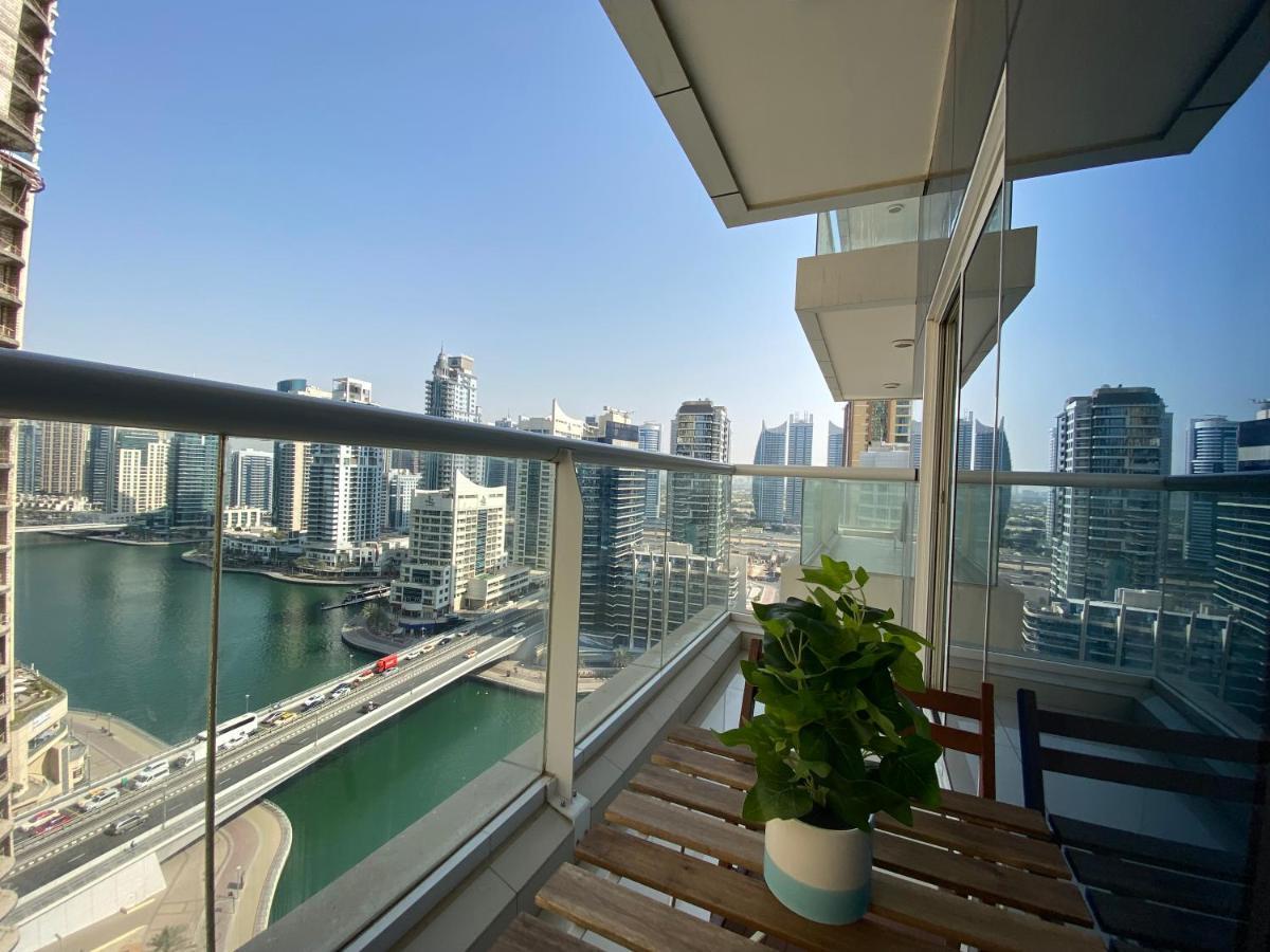 Apartament Walk To The Beach Or Enjoy The Amazing View From The Balcony Dubaj Zewnętrze zdjęcie
