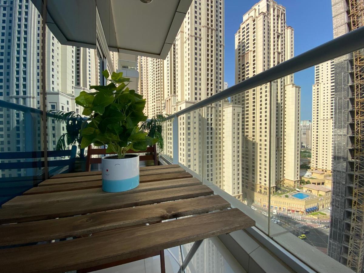 Apartament Walk To The Beach Or Enjoy The Amazing View From The Balcony Dubaj Zewnętrze zdjęcie