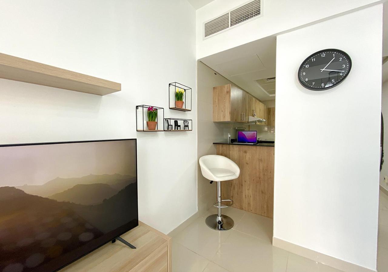 Apartament Walk To The Beach Or Enjoy The Amazing View From The Balcony Dubaj Zewnętrze zdjęcie