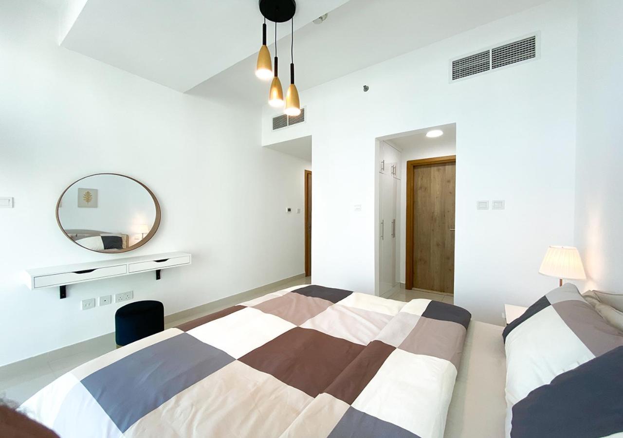 Apartament Walk To The Beach Or Enjoy The Amazing View From The Balcony Dubaj Zewnętrze zdjęcie