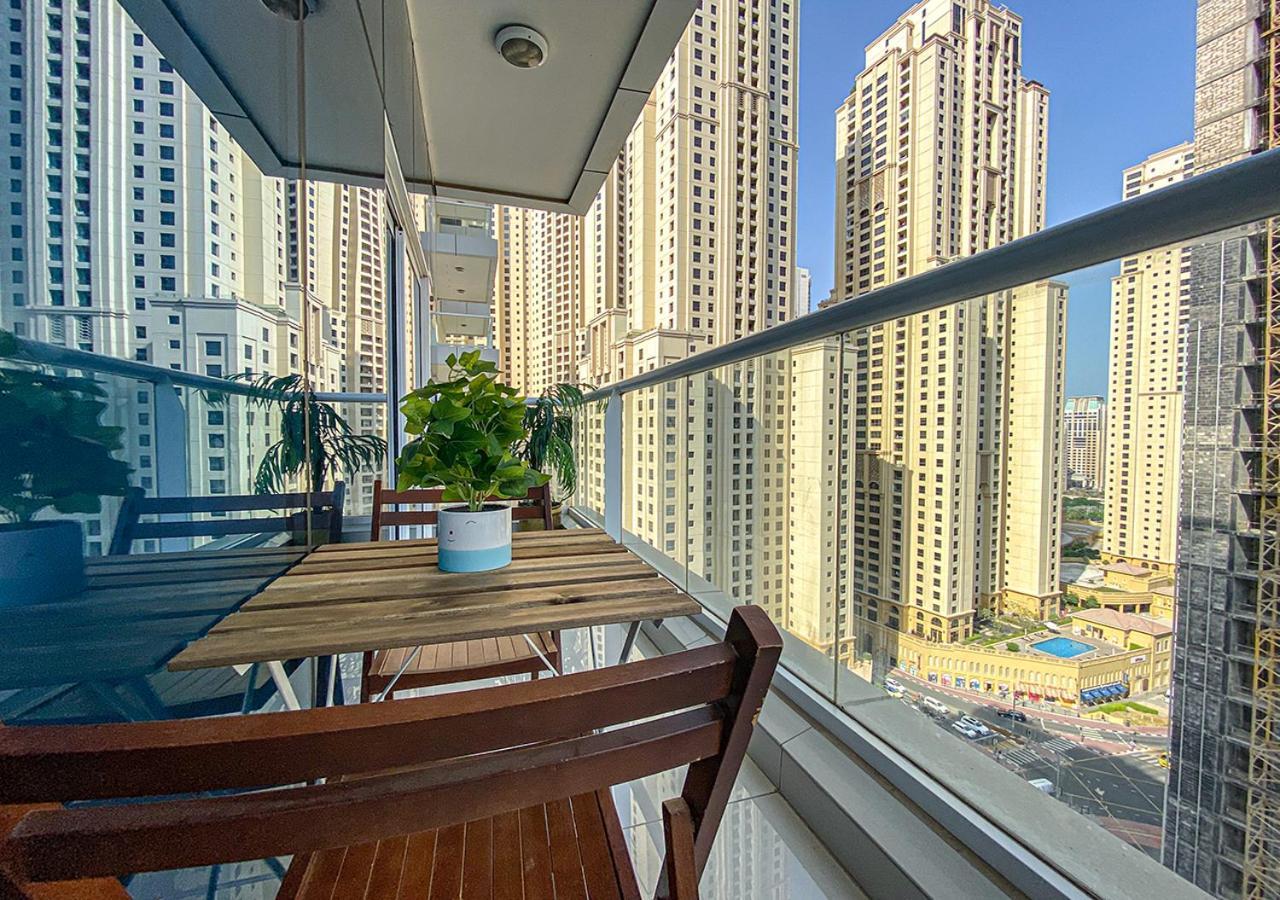 Apartament Walk To The Beach Or Enjoy The Amazing View From The Balcony Dubaj Zewnętrze zdjęcie