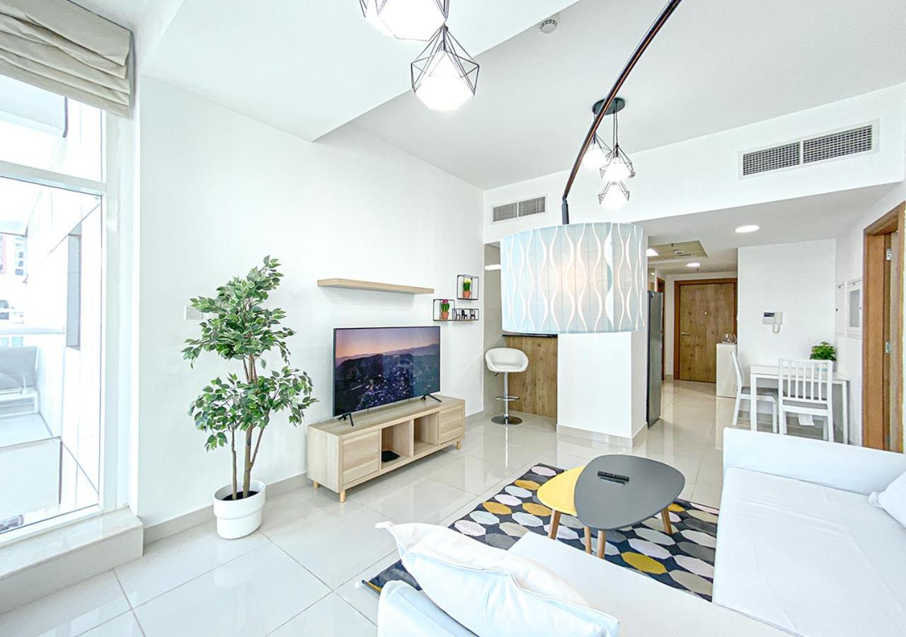 Apartament Walk To The Beach Or Enjoy The Amazing View From The Balcony Dubaj Zewnętrze zdjęcie